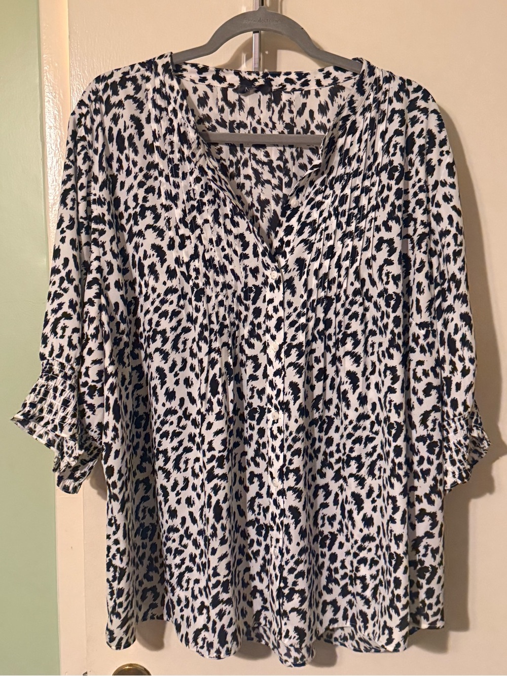 NYDJ Black and White Printed V-Neck Peasant Blouse